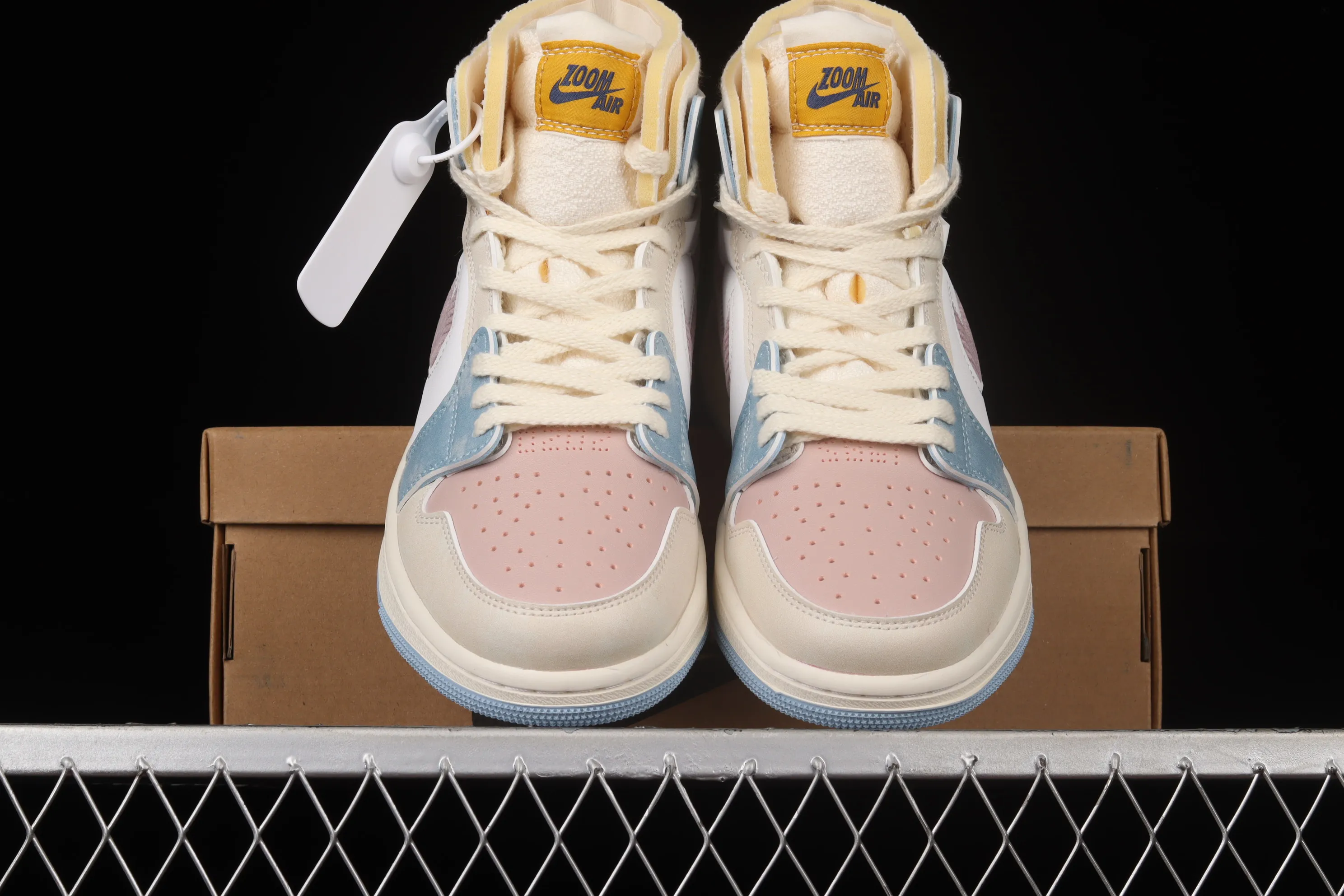 All categories Air Jordan Jordan series basketball shoes Air Jordan 1 High Air Jordan 1 Zoom CMFT "Celestine Blue" AJ1 Joe 1 Macaron Rice White Powder DQ5092-651